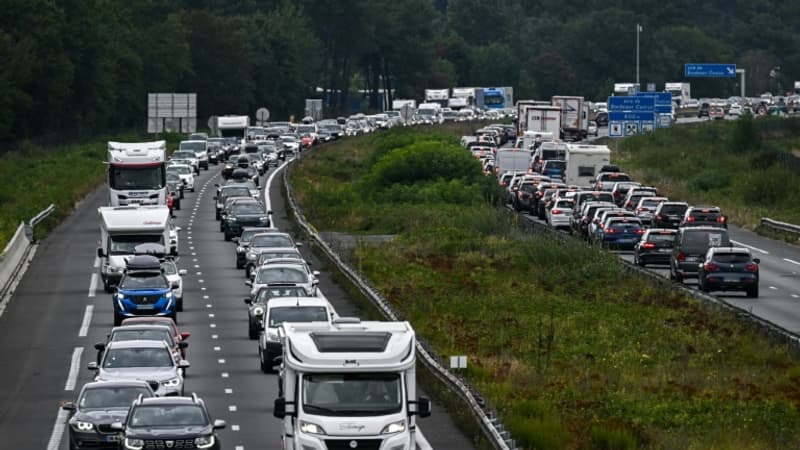 jusqu'à 940 kilomètres de bouchons à la mi-journée